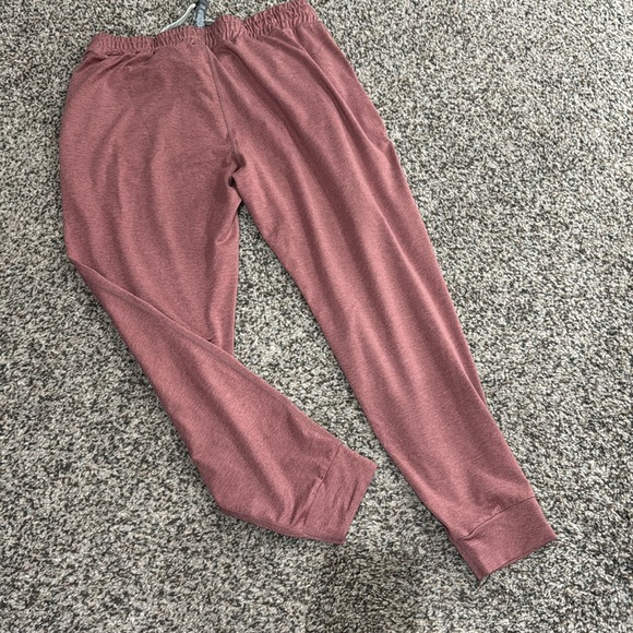 Vuori Performance Jogger, Marsala Heather- small - Picture 4 of 6